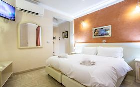 Luxury Inn Opera