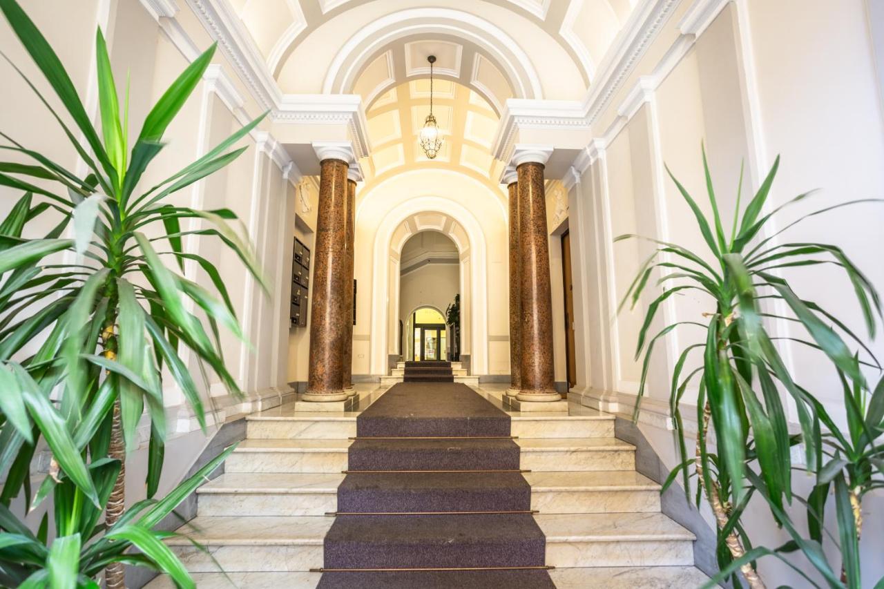 Luxury Inn Opera Rome Exterior photo
