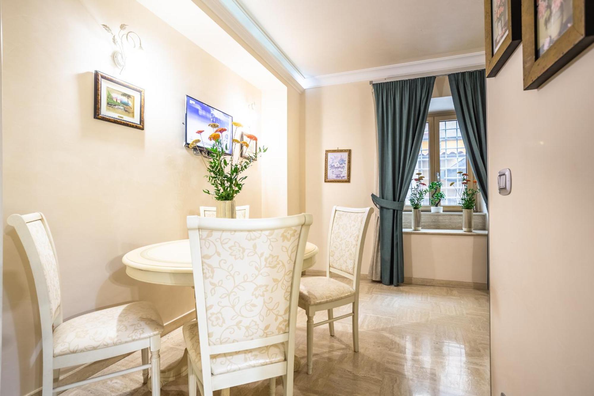 Luxury Inn Opera Rome Exterior photo